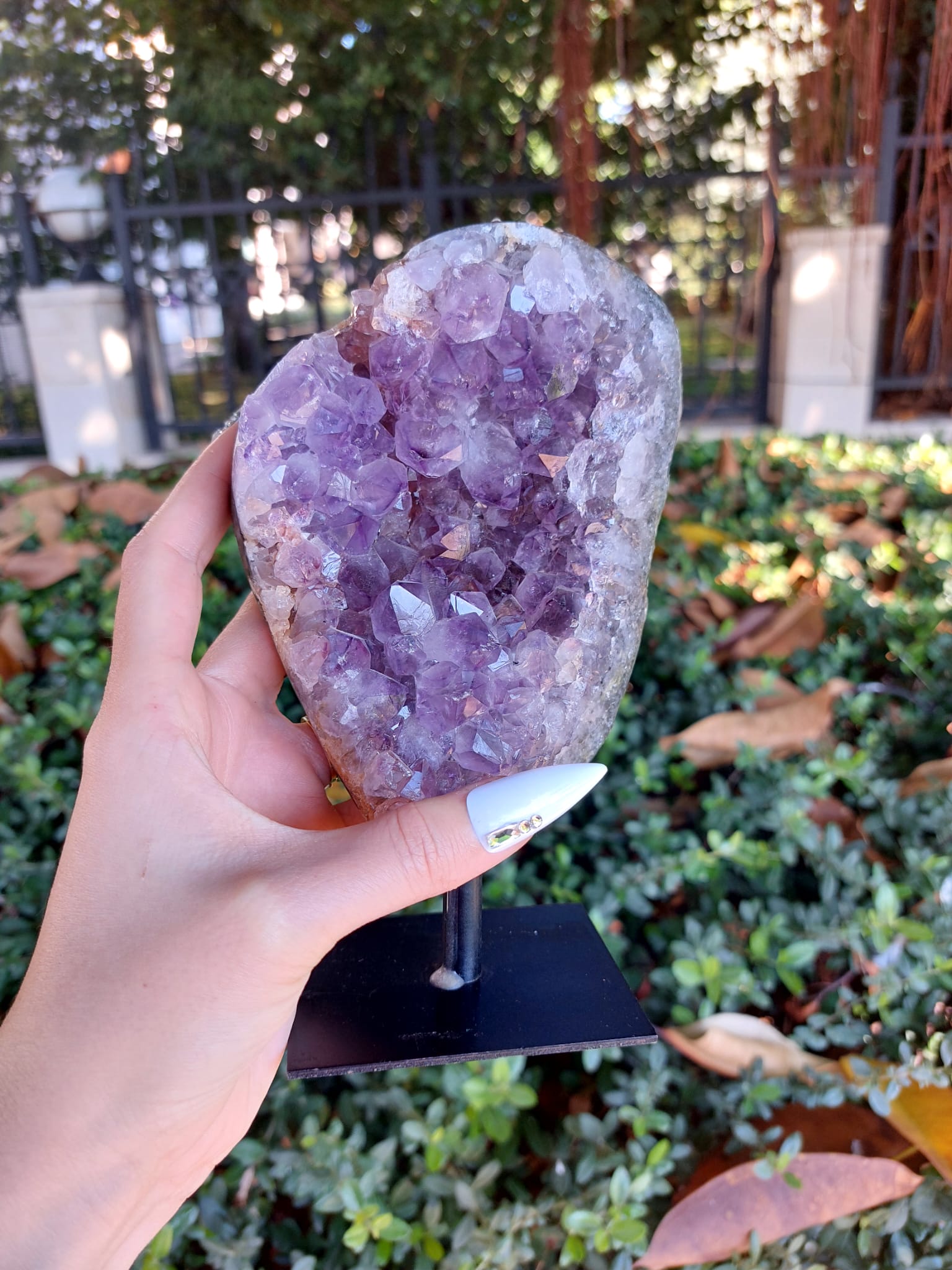 Ametist Metal Standlı Dekoratif Koleksiyonluk Kaya