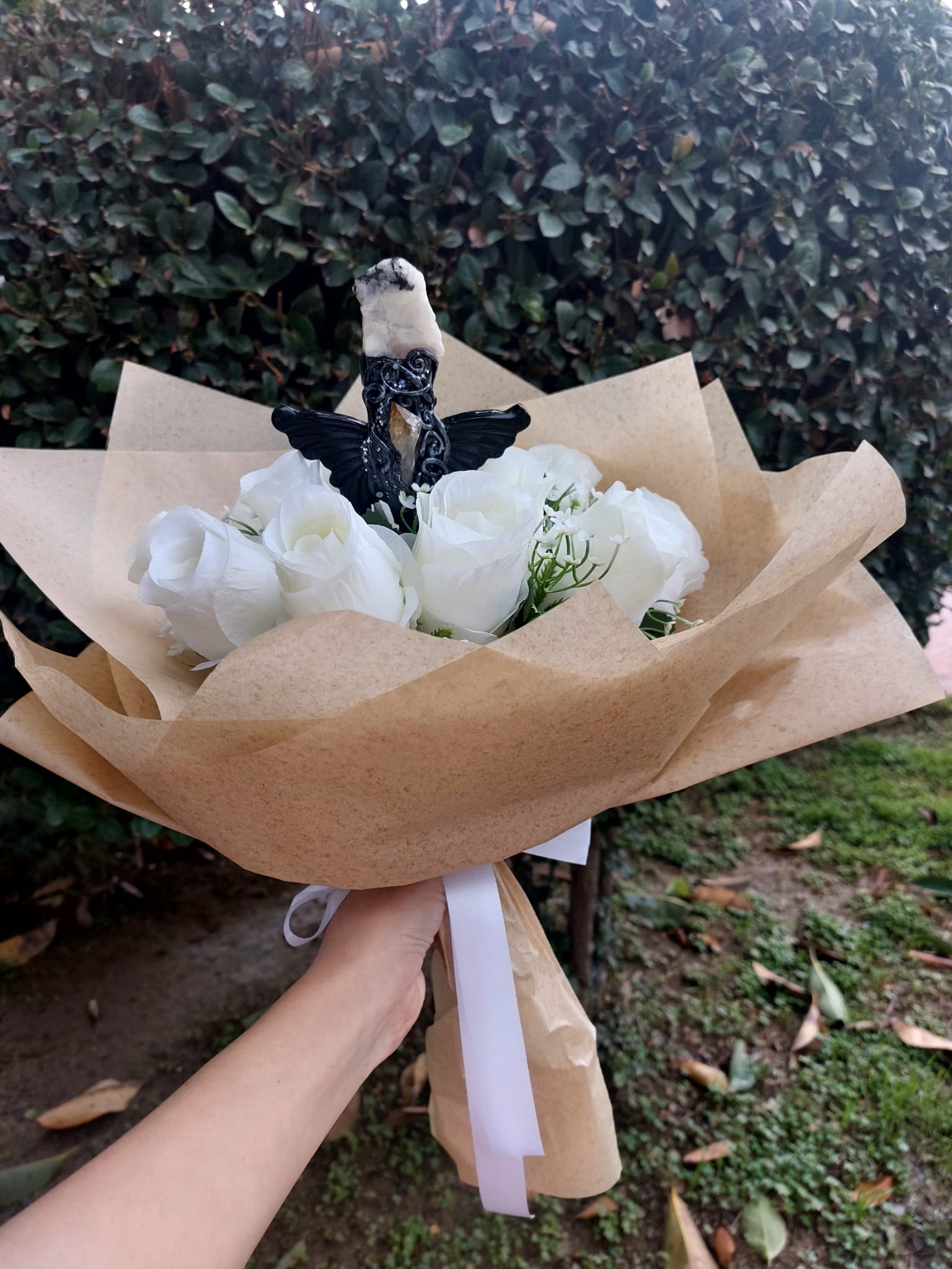 Sevgililer Günü Yapay Gül & Enerji Değneği Çiçek Buketi