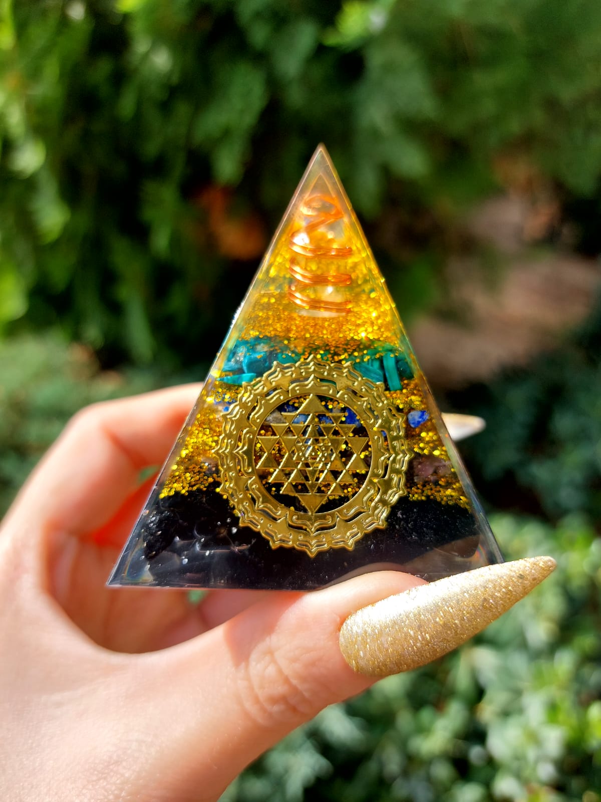 Obsidyen-Ametist-Lapis Lazuli-Malakit-Kristal Kuvars Sri Yantra Gold Ganslı Orgonit Piramit