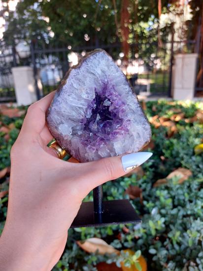 Ametist Metal Standlı Dekoratif Koleksiyonluk Kaya