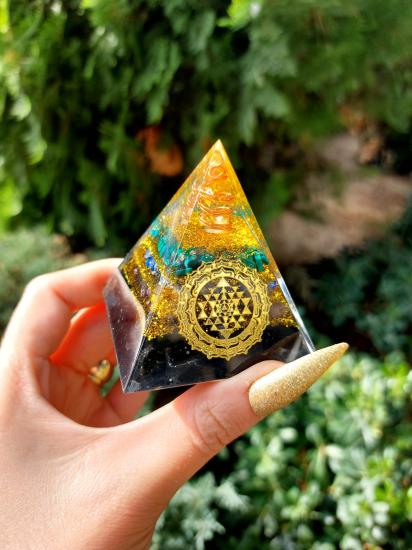 Obsidyen-Ametist-Lapis Lazuli-Malakit-Kristal Kuvars Sri Yantra Gold Ganslı Orgonit Piramit