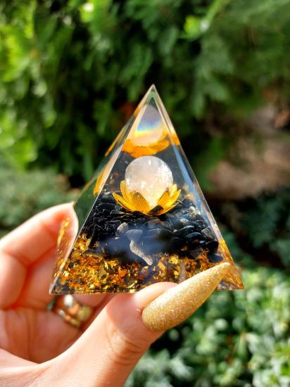 Obsidyen & Kristal Kuvars Gold Lotus Orgonit Piramit